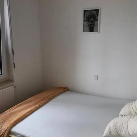 Apartment First Class Opposite Skyline Plaza In Frankfurt