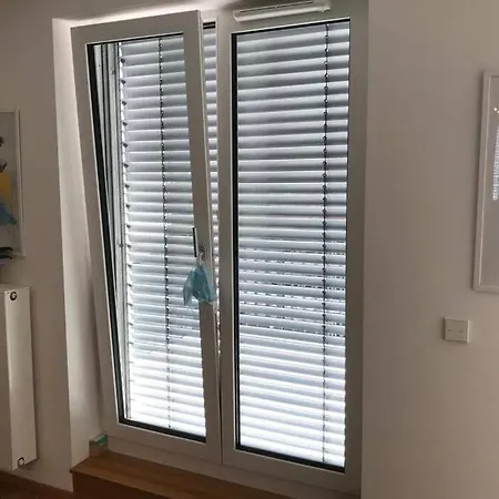 First Class Opposite Skyline Plaza In Frankfurt * 美因河畔法兰克福
